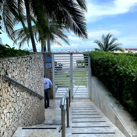 Junto A La Playa Ctg Apartment *