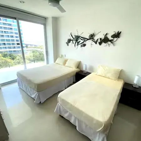 Junto A La Playa Ctg Apartamento